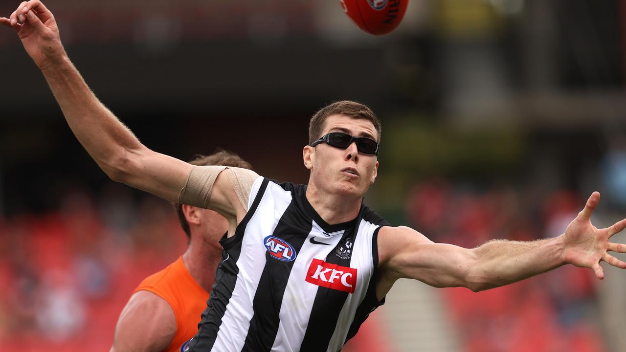 Mason Cox : Careful Observation of His Eye Condition